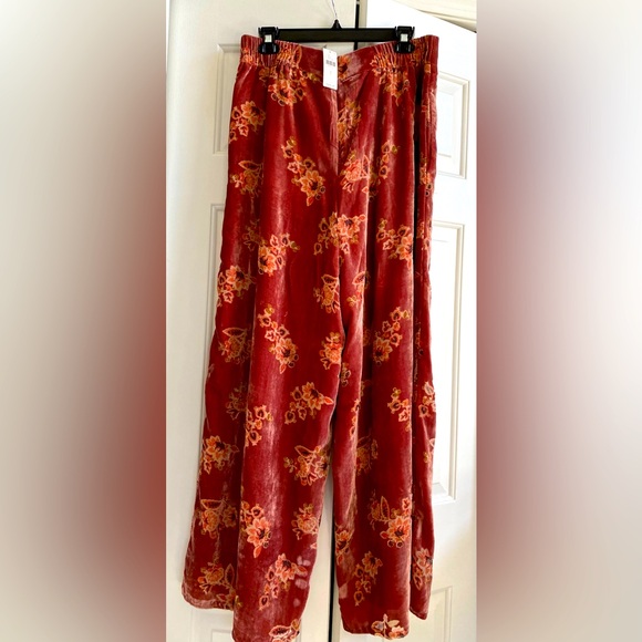 Hutch Velvet Two Piece  NWT Pantsuit Wide Leg  with Floral Patterns Large - Picture 8 of 15